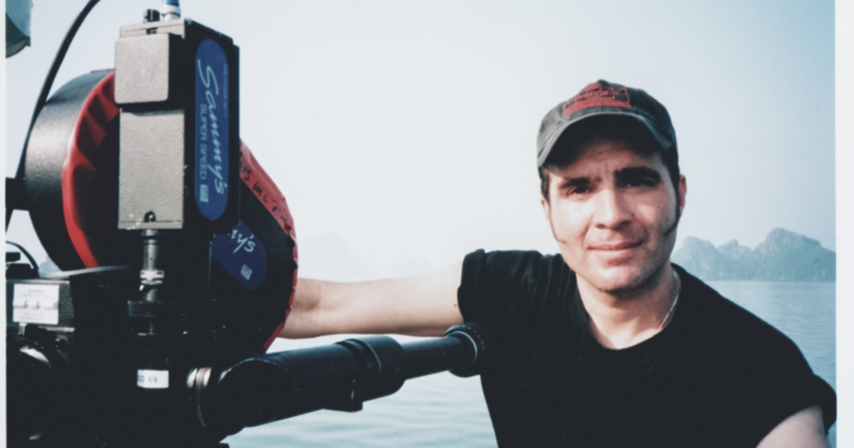 Cinegrafista Sion Michel, ACS, filmando em Ha Long Bay, Vietnã, 1996
